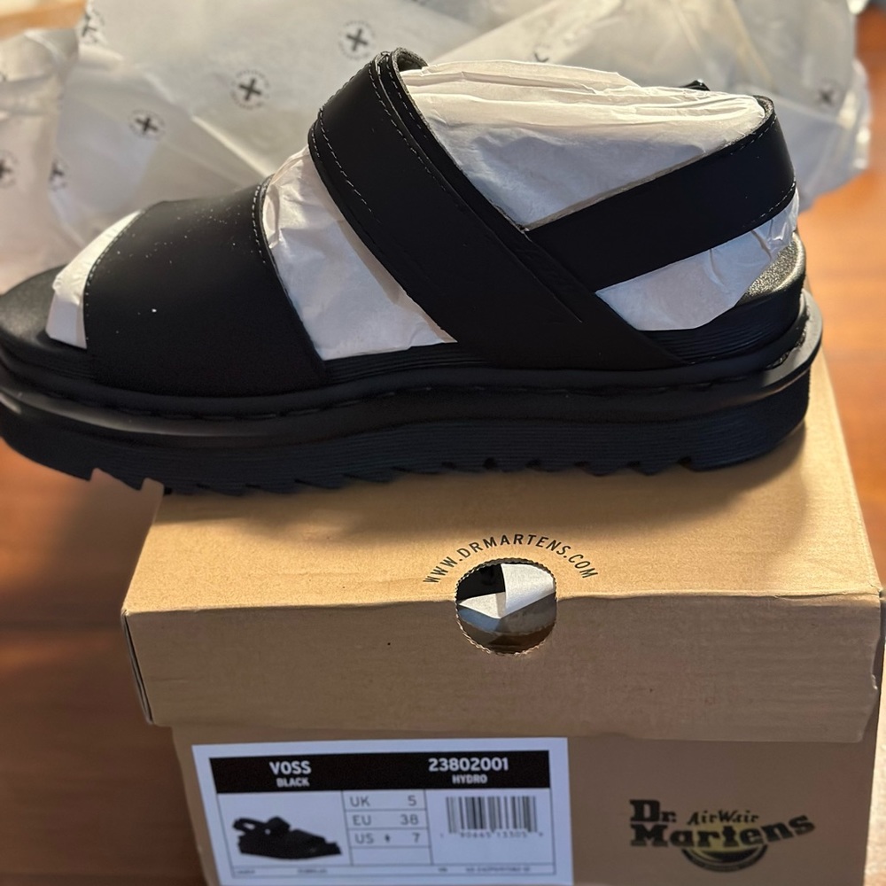 Dr Martens Voss Sandal brand new in box size 7 women black